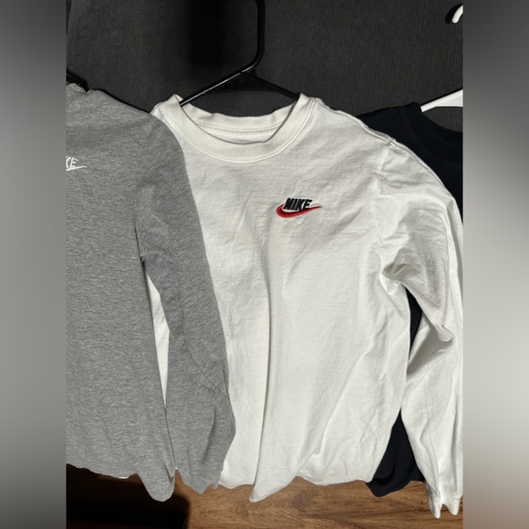 Nike Sportswesr Big Kid Large Long Sleeves lot of 3 - Picture 3 of 4